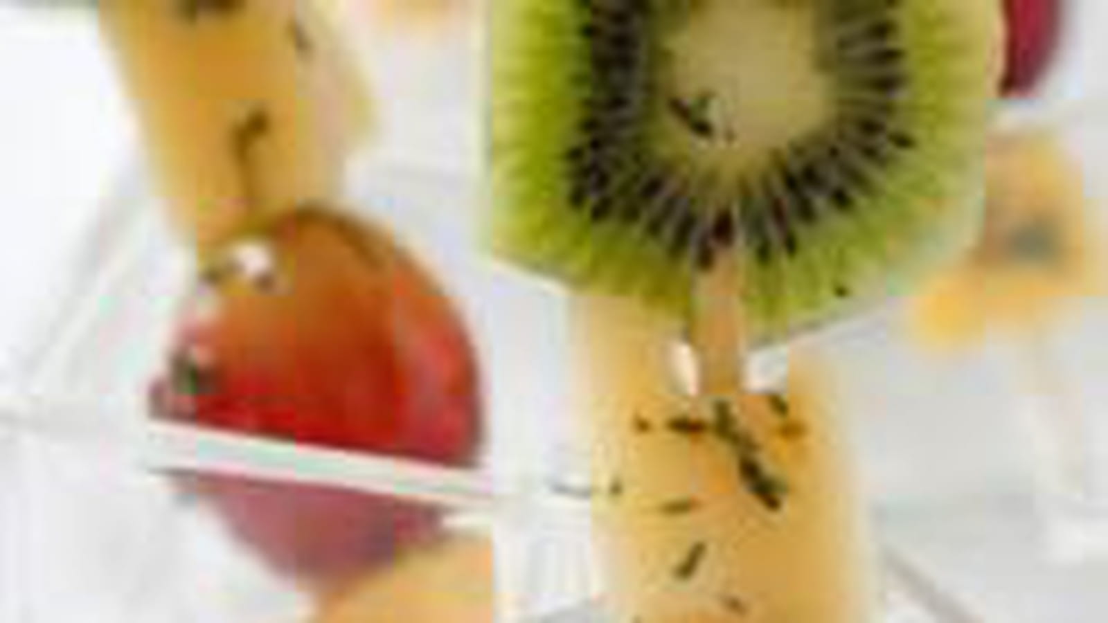 Brochettes de fruits et emmental