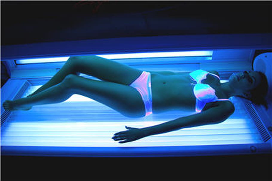 Cabines de bronzage : leur nocivité ne fait aucun doute