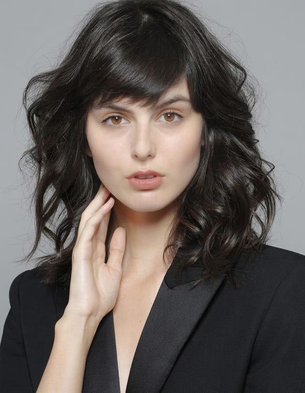 Le wavy avec mèche sur le côté