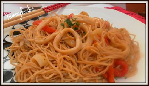 Nouilles sautées aux calamars