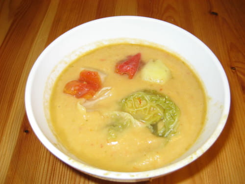 Soupe au chou et noix de coco