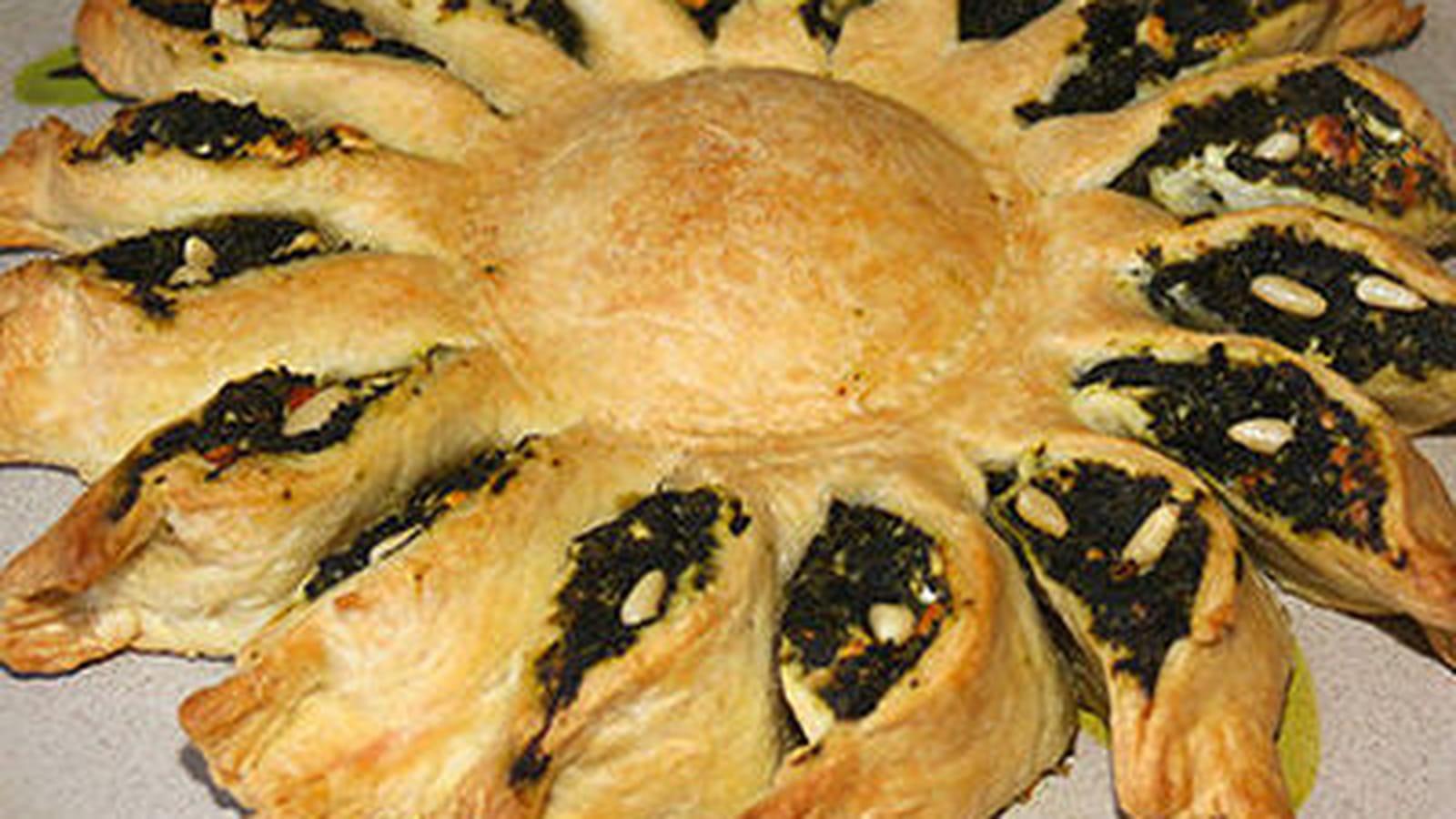 Tarte soleil aux épinards, feta et pignon