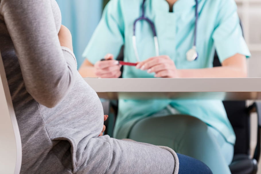 Accouchement, grossesse : un guide juridique pour affirmer ses choix
