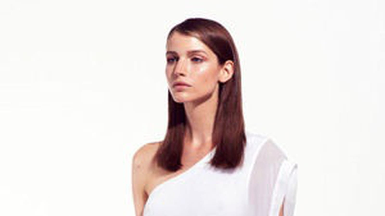 Robe blanche asymétrique de Sinéquanone