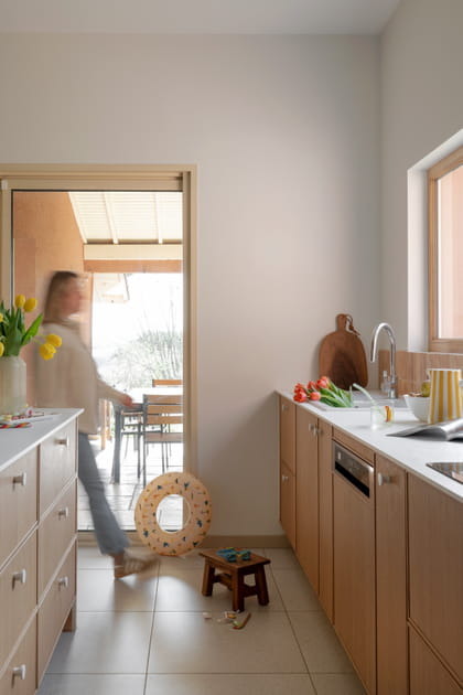 Apr&egrave;s&nbsp;: un &icirc;lot plein de rangements au c&oelig;ur de la cuisine