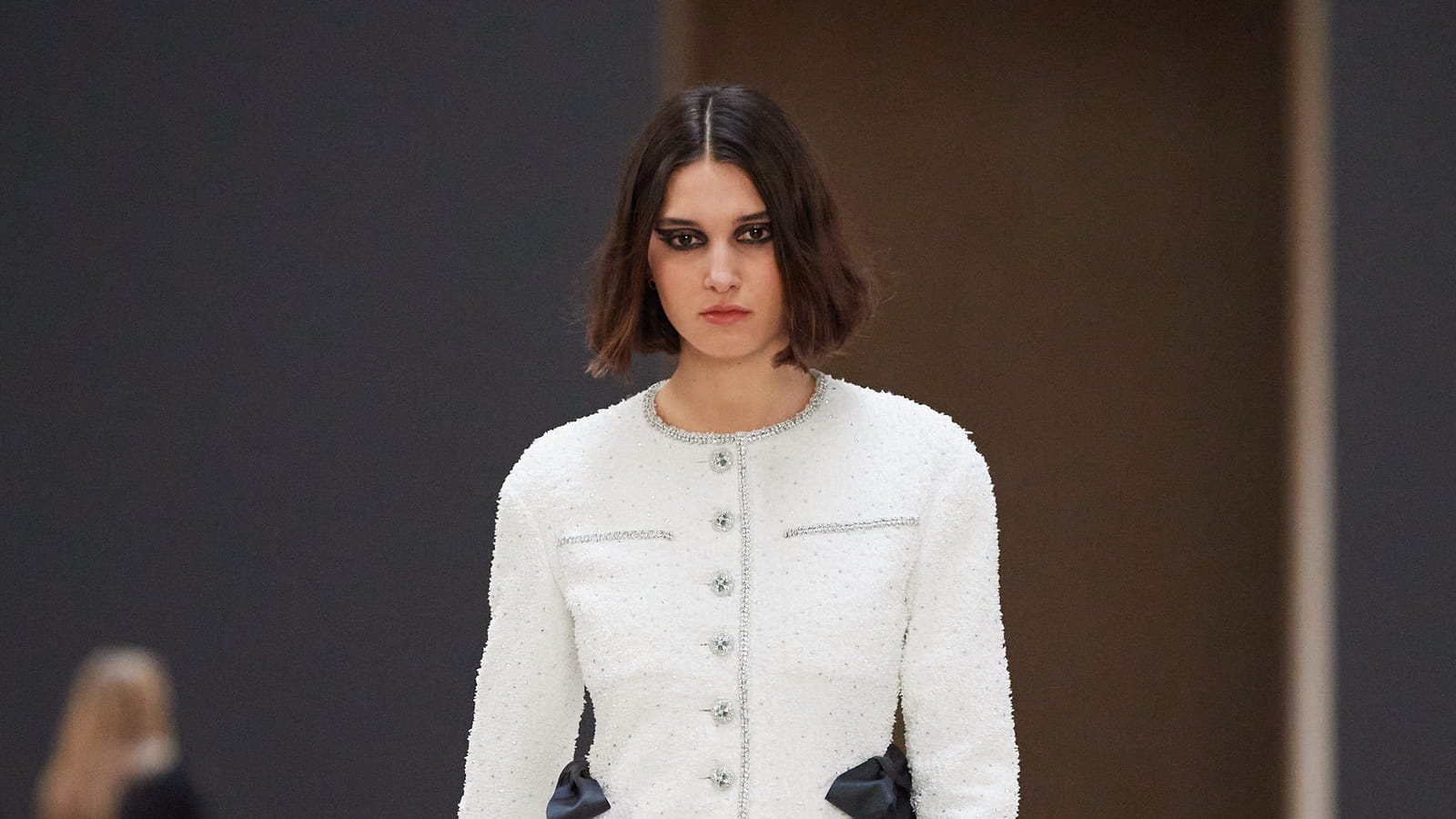 Look 18