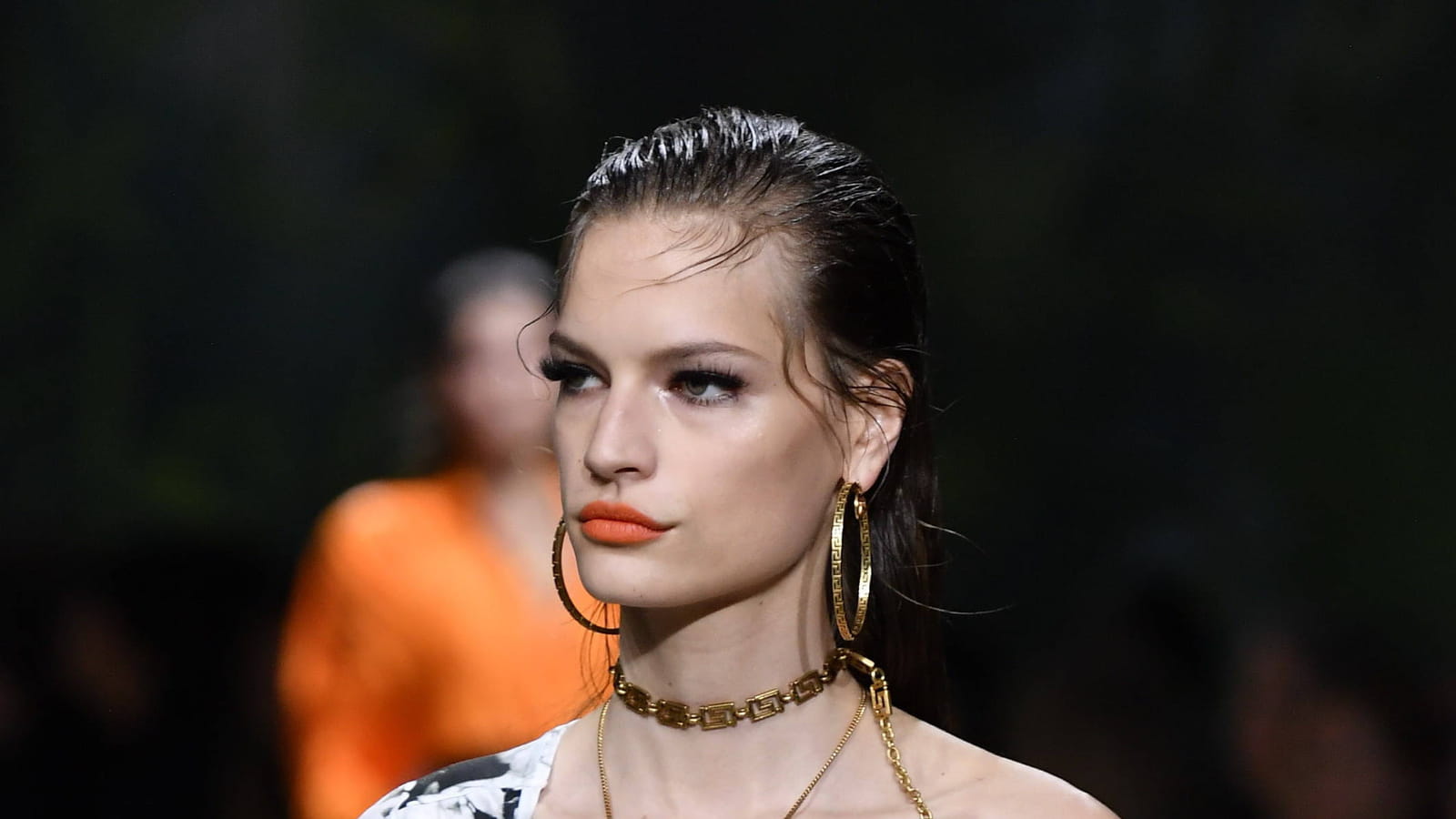 Le rouge à lèvres orange pop