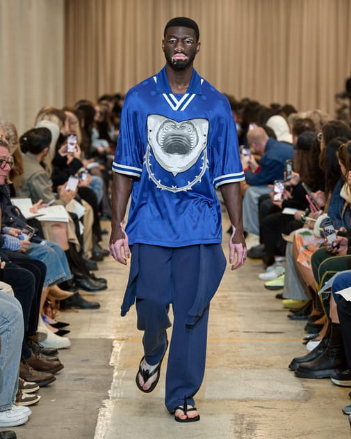 Look 16&nbsp;du d&eacute;fil&eacute; Burberry