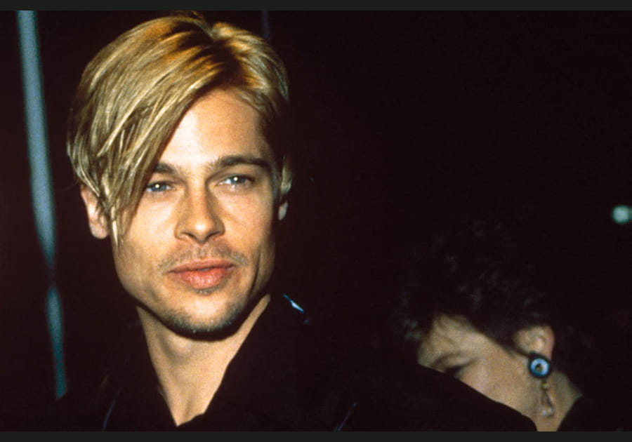 La longue m&egrave;che de Brad Pitt