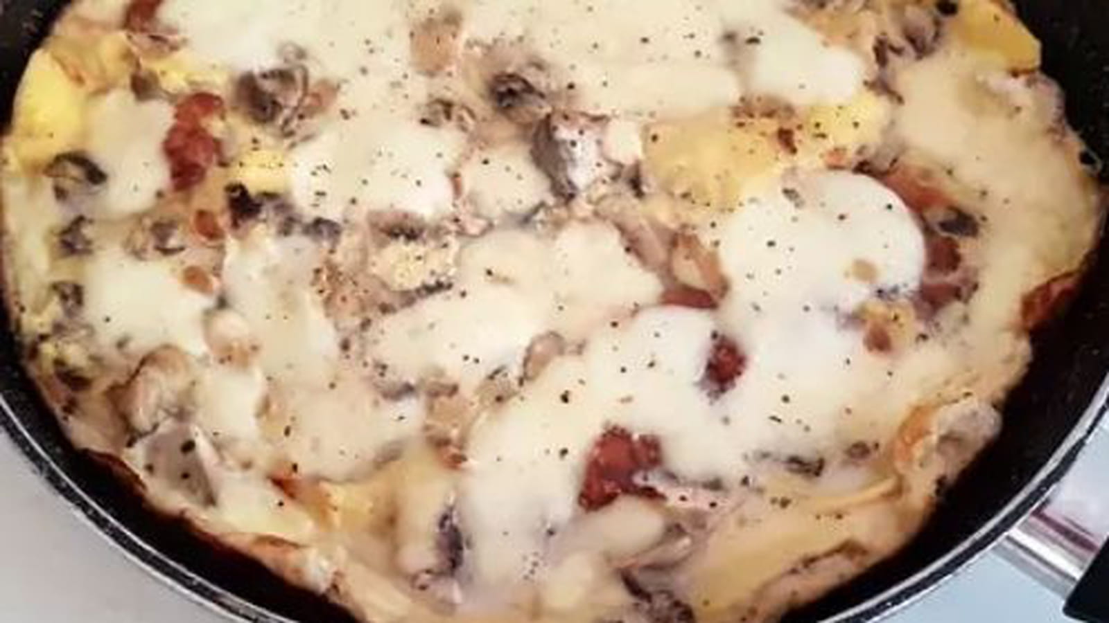 Omelette champignons et mozzarella