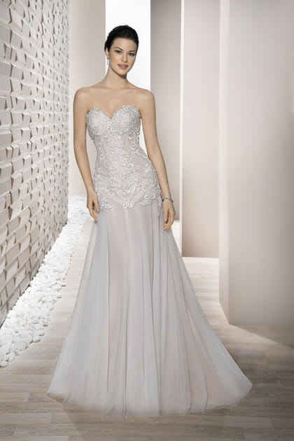 Une robe glamour, Demetrios