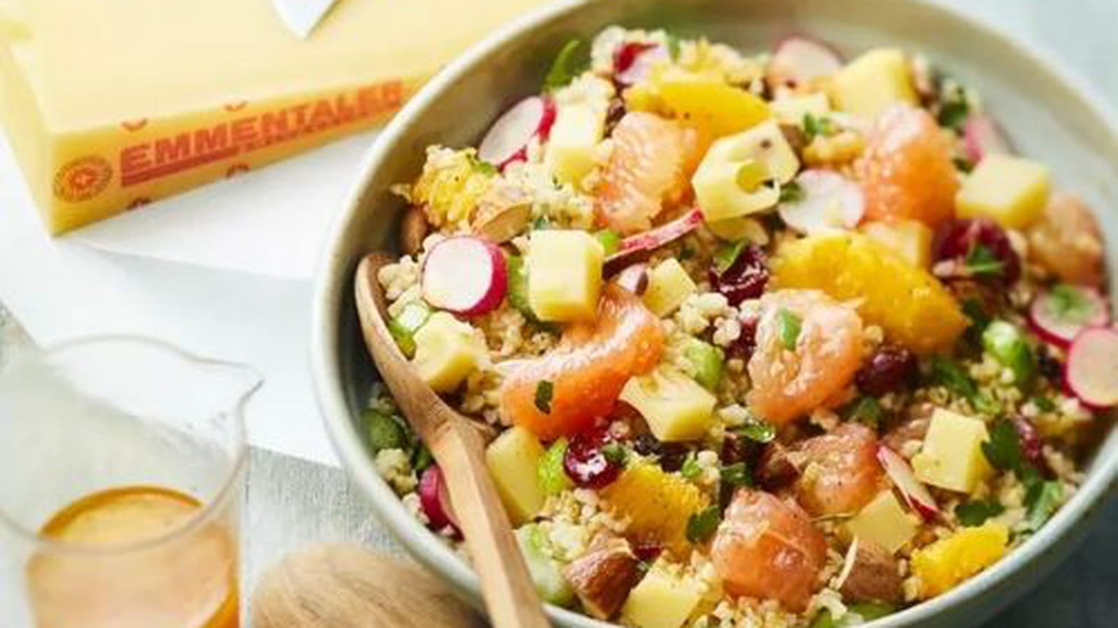 Salade de boulgour et dés d’Emmentaler AOP suisse
