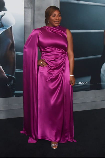 Serena Williams en robe fluide violette