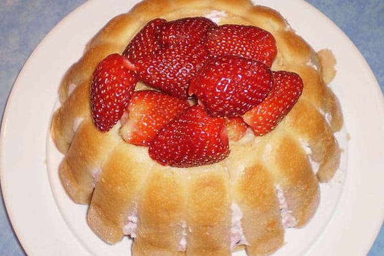 Charlotte aux fraises facile