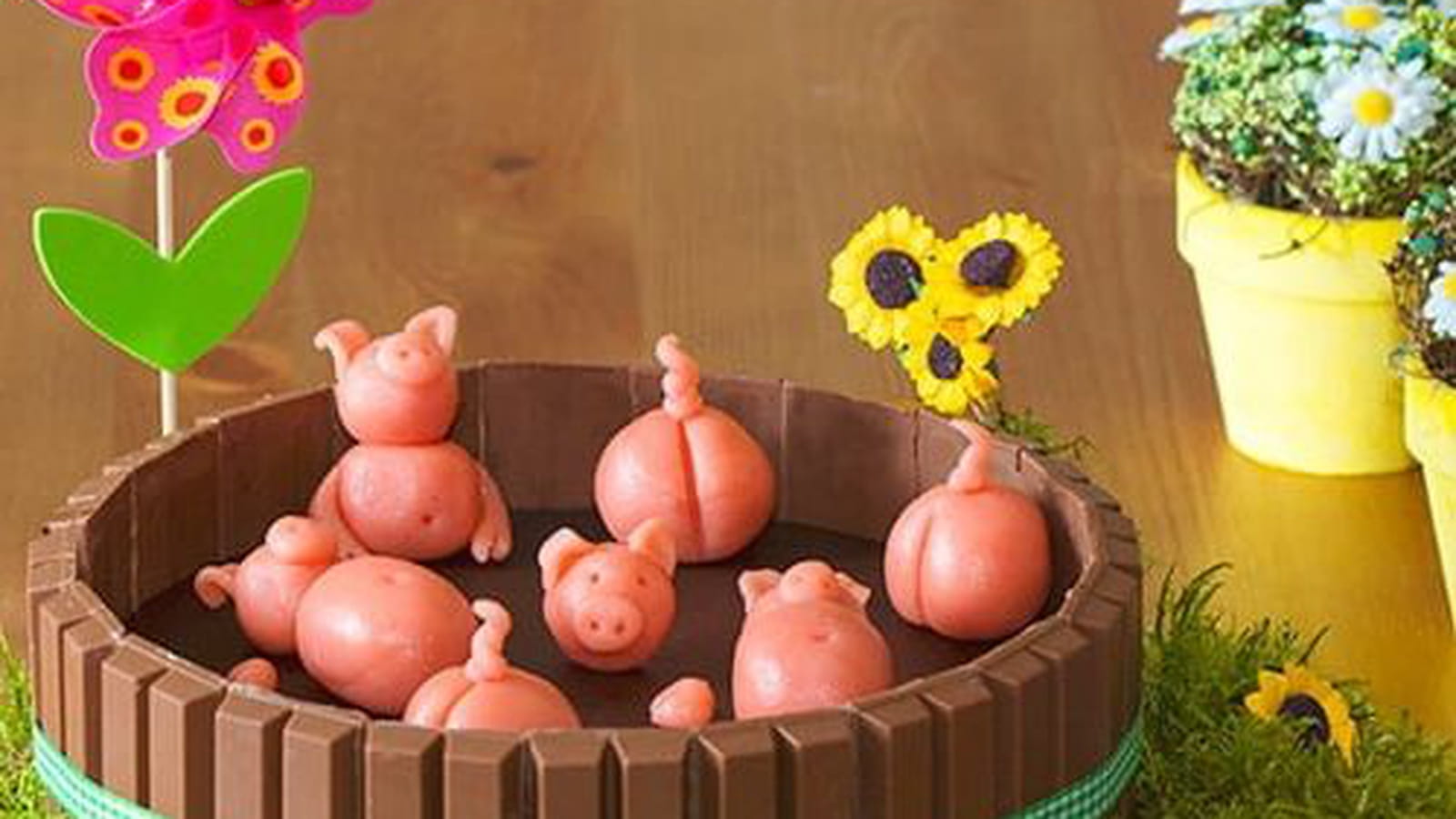 Gâteau d'anniversaire Petits cochons roses dans leur jacuzzi