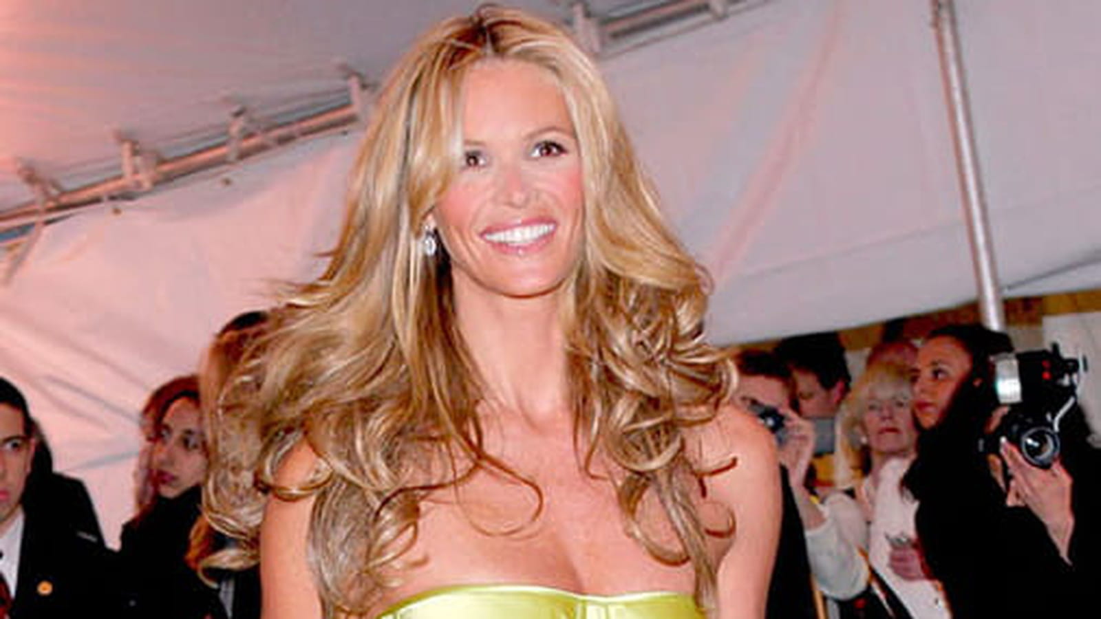 Elle Macpherson le 2 mai 2005