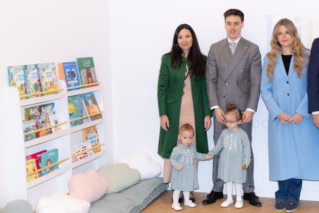 Marie et Louis Ducruet pr&eacute;sentent leurs filles avec la famille princi&egrave;re de Monaco