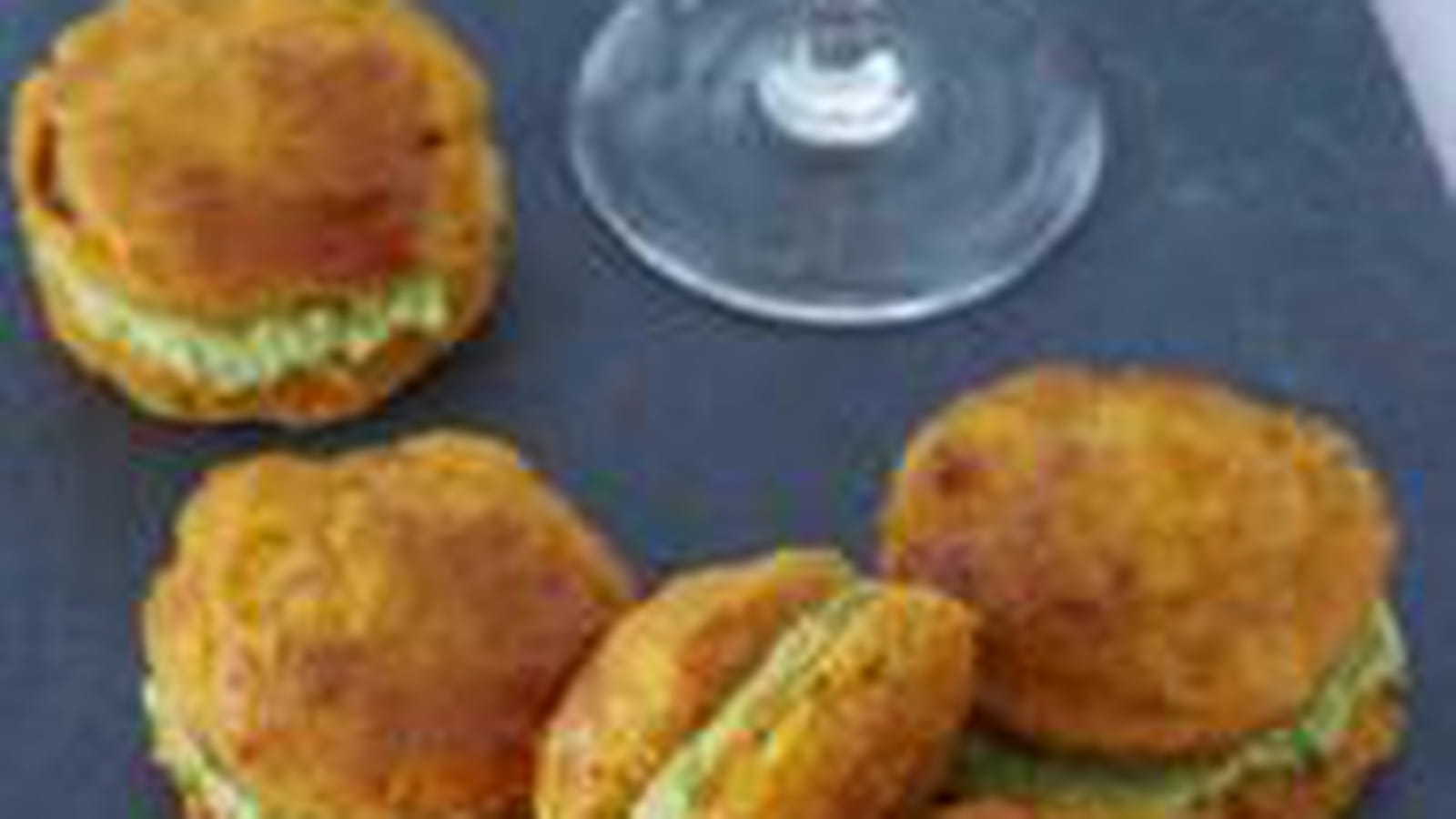 Whoopies tomates séchées et crème d'avocat