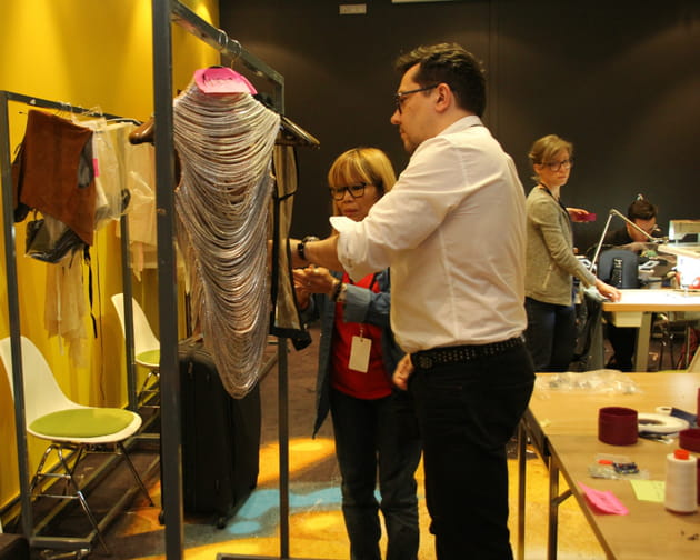 Les couturiers s'aff&egrave;rent