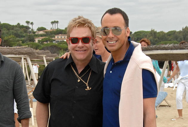 Les vacances de luxe de Sir Elton John sur la Côte d'Azur