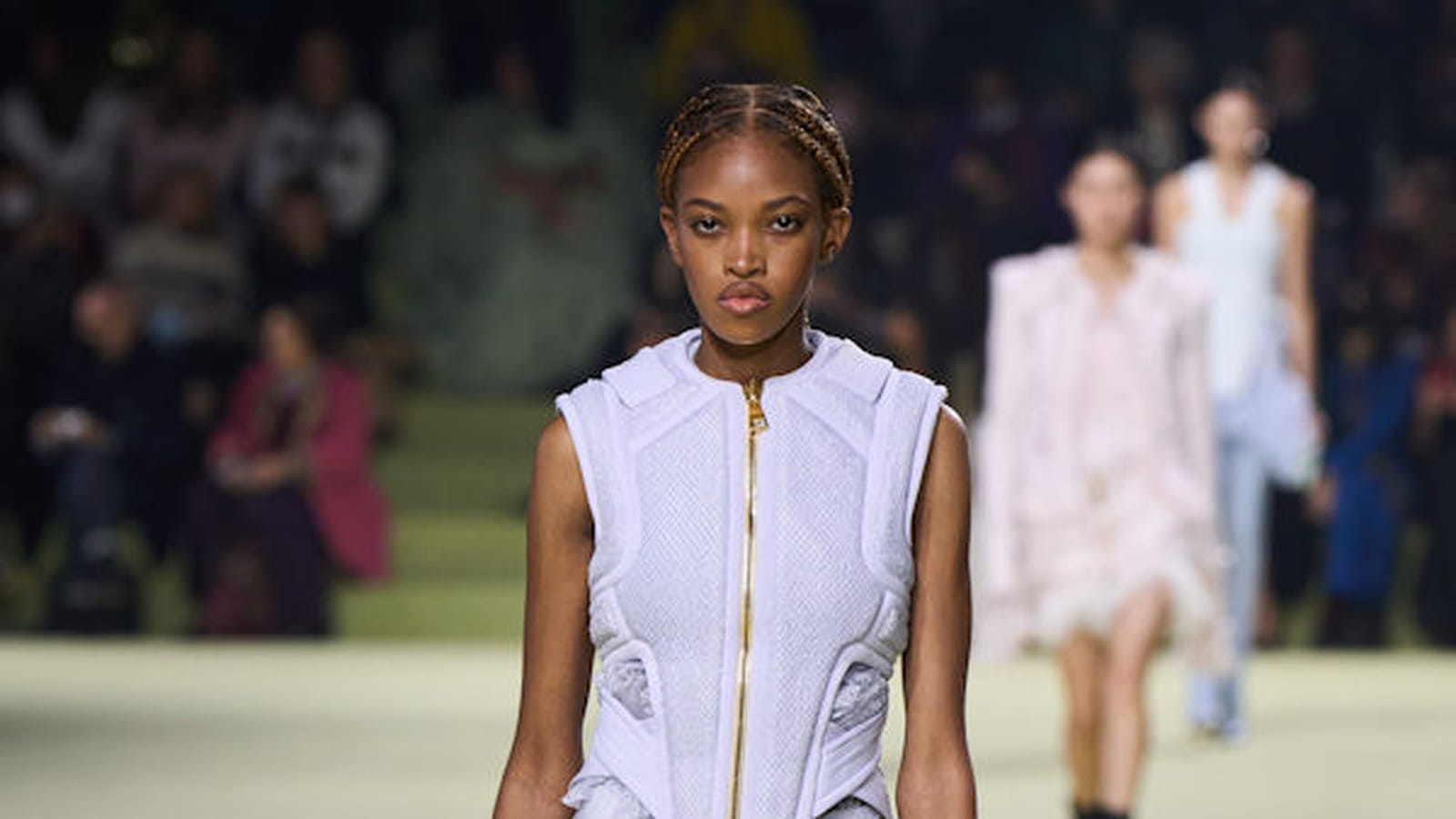 Look 28