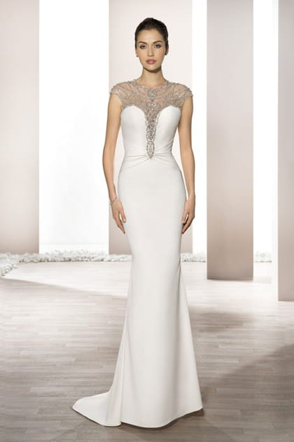 Une robe styl&eacute;e, Demetrios