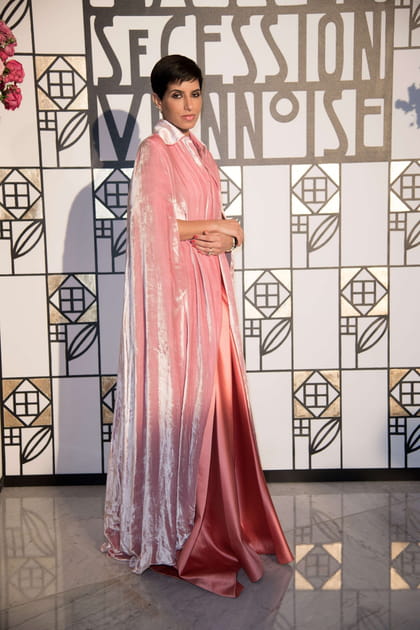 Princesse Deena Aljuhani Abdulaziz, rose &eacute;close