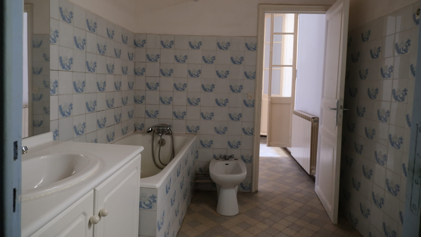 Salle de bains avant