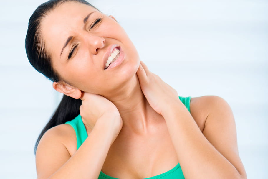Symptômes et traitements d'une hernie cervicale