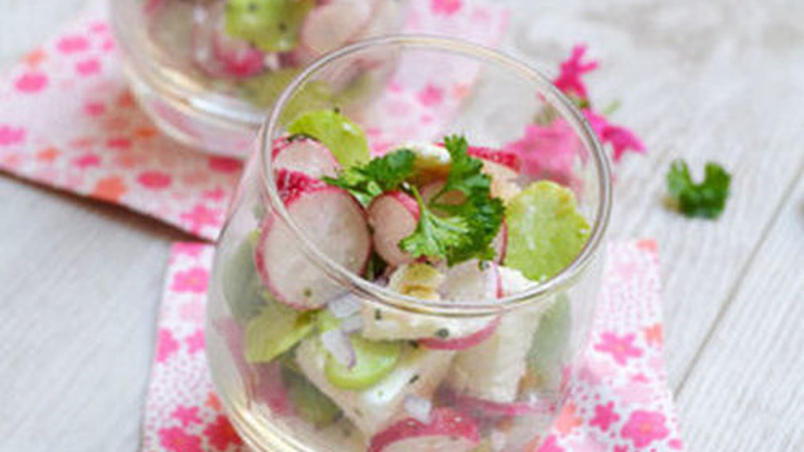 Verrine de fèves, radis et feta