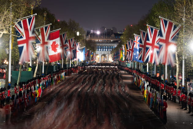 Les soldats reproduisent le parcours du Jour J&nbsp;: couronnement de Charles III