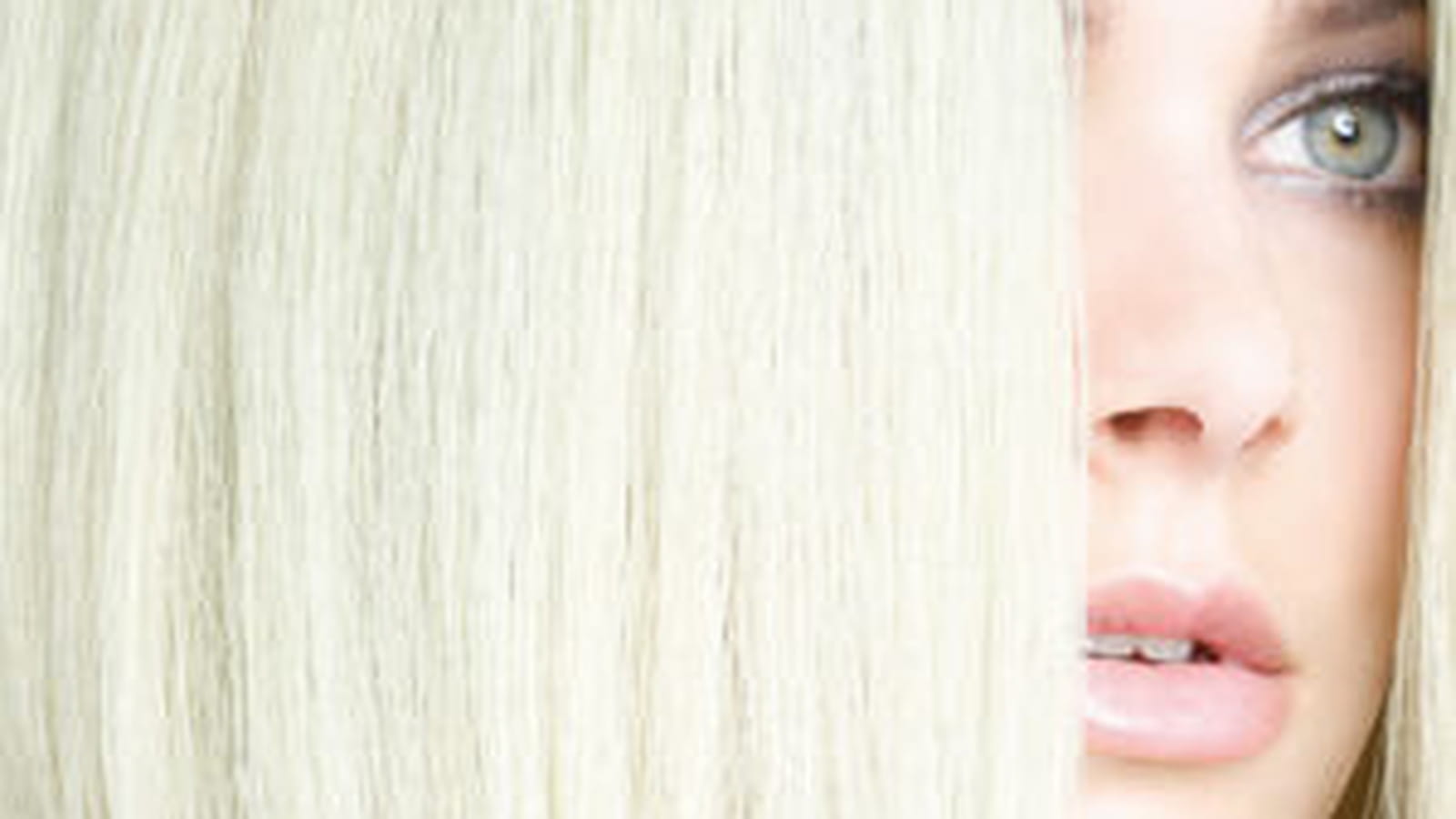 Coloration blond polaire de Biguine Paris