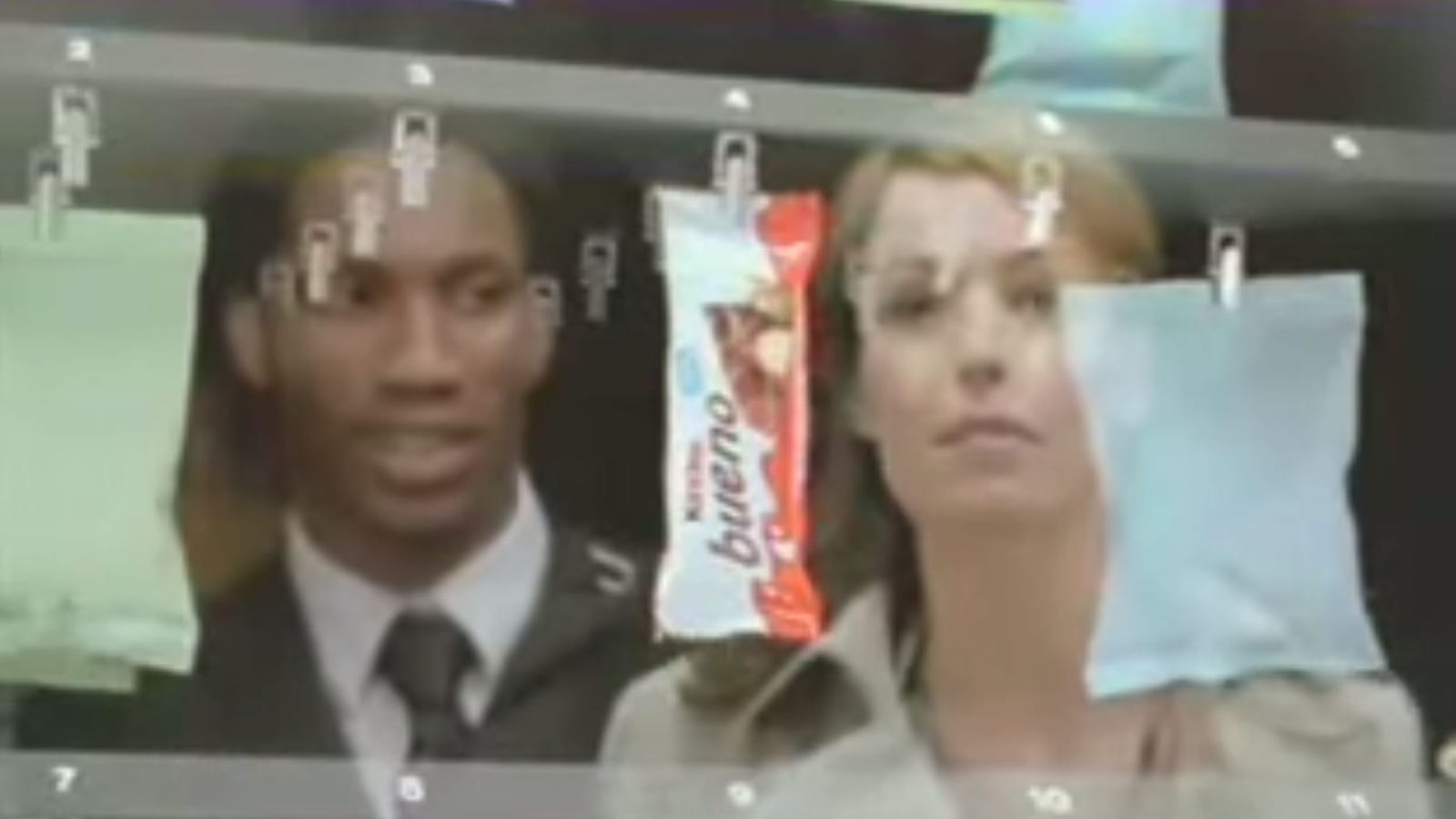 Didier Drogba, pour Kinder