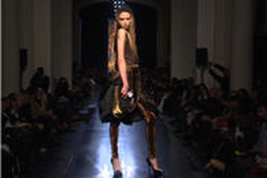 Rockeuse urbaine chez Jean-Paul Gaultier