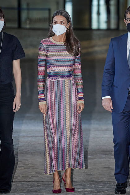 Letizia d'Espagne en robe longue à motifs