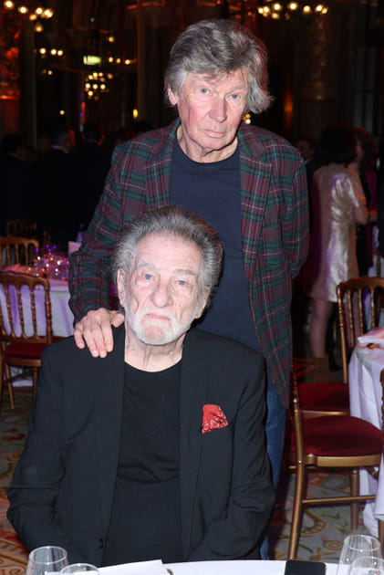 Eddy Mitchell pose avec le cinéaste Etienne Chatiliez