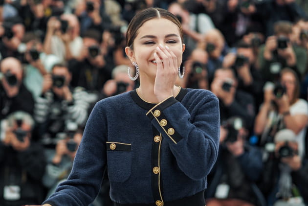 Selena Gomez rit aux &eacute;clats