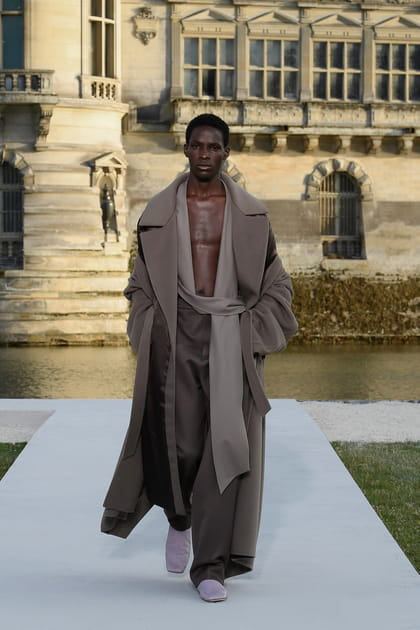 Look 18&nbsp;du d&eacute;fil&eacute; Valentino haute couture automne-hiver 2023-2024