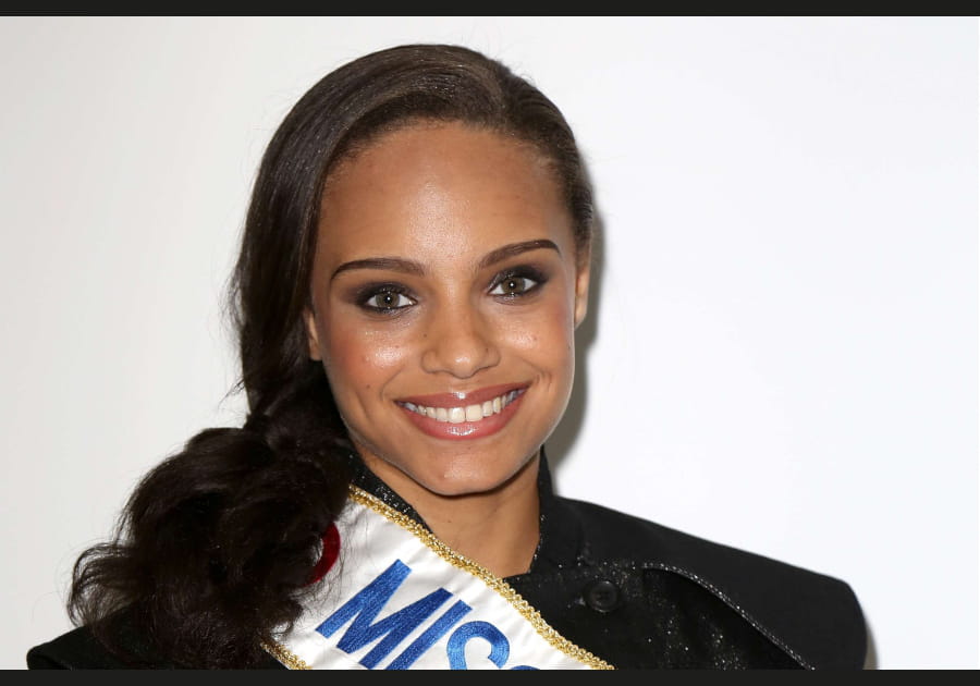 La queue-de-cheval sur le c&ocirc;t&eacute; d'Alicia Aylies