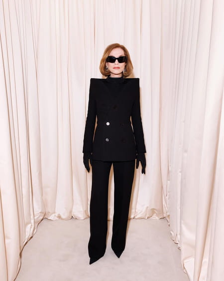 isabelle-huppert-balenciaga