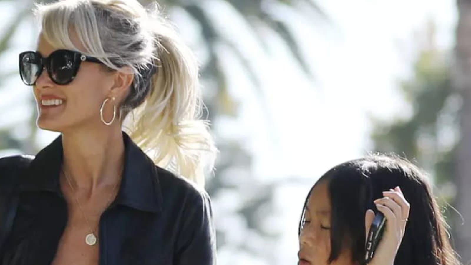 Laeticia et Joy Hallyday