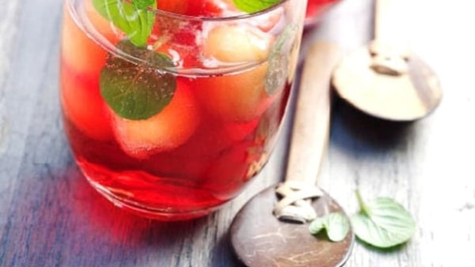 Punch froid au melon et à la menthe