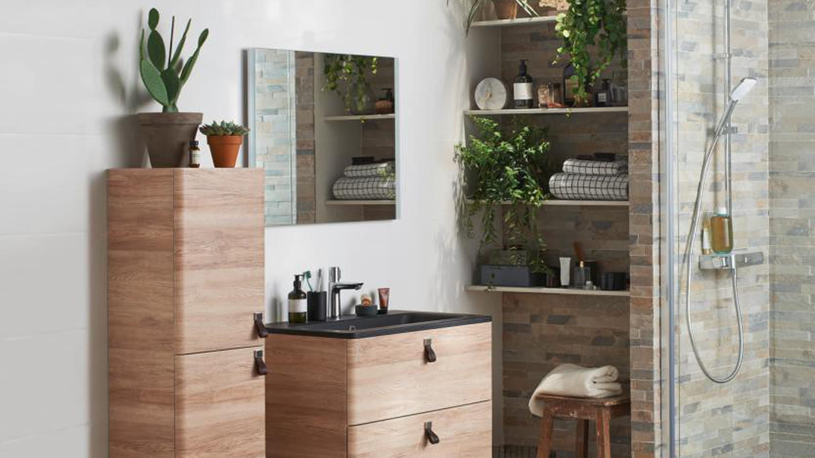 Un meuble vasque suspendu