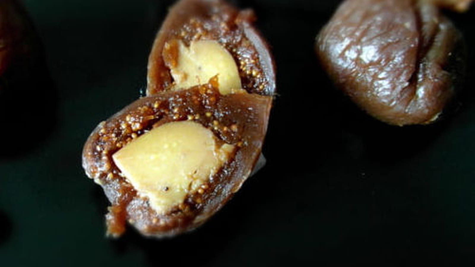 Figues au Monbazillac, fourrées au foie gras
