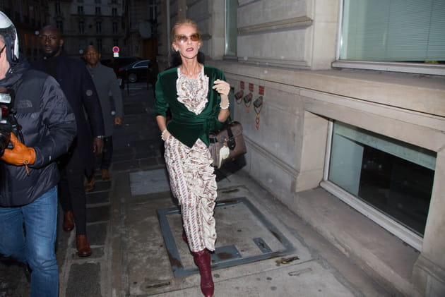 Céline Dion quitte l'hôtel Crillon avec classe (ou pas)
