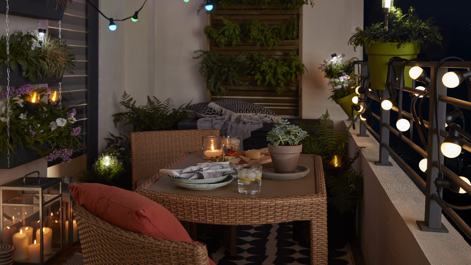 Guirlande guinguette au balcon 