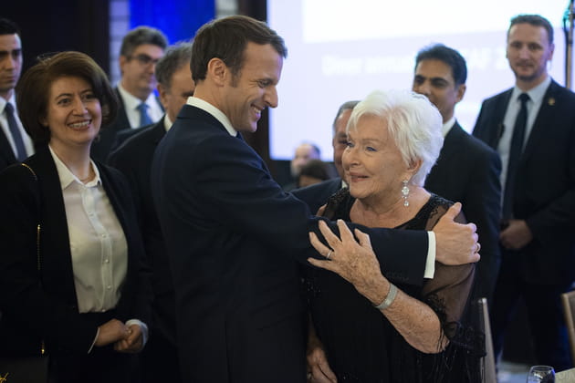 Emmanuel Macron et Line Renaud, si près, si proches