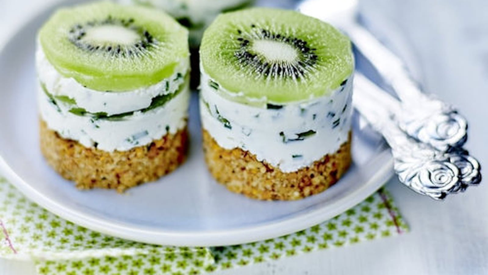 Petits cheesecakes au kiwi Oscar, ciboulette et fromage frais