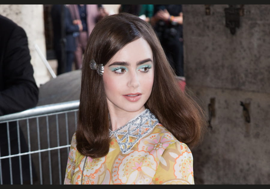 Lily Collins, flamboyante avec ses paupi&egrave;res pastel