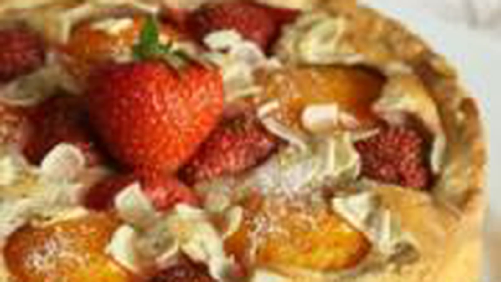 Tarte amandes abricots fraises